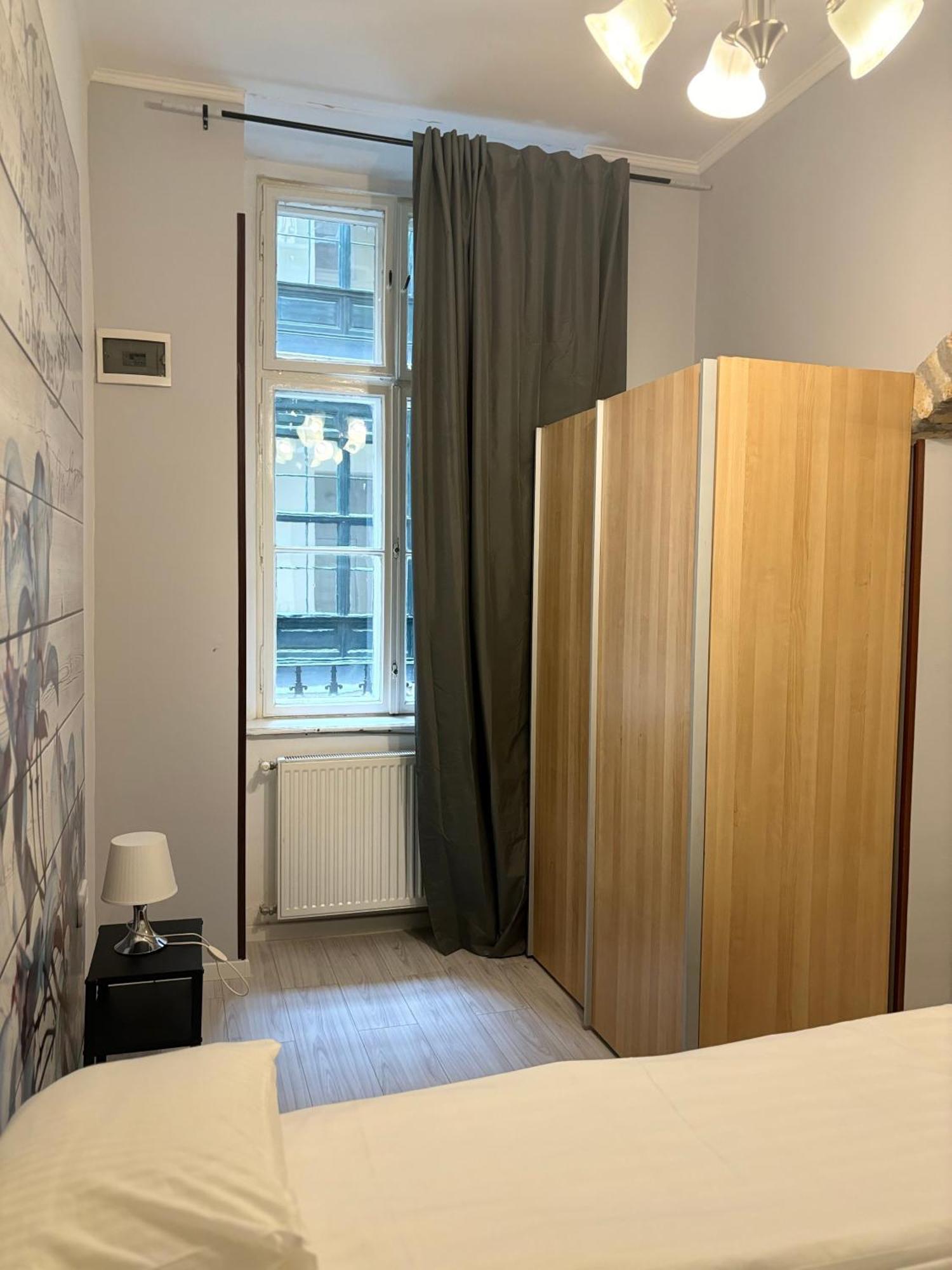 Spring Roses Downtown Boutique Hotel Budapest Bagian luar foto